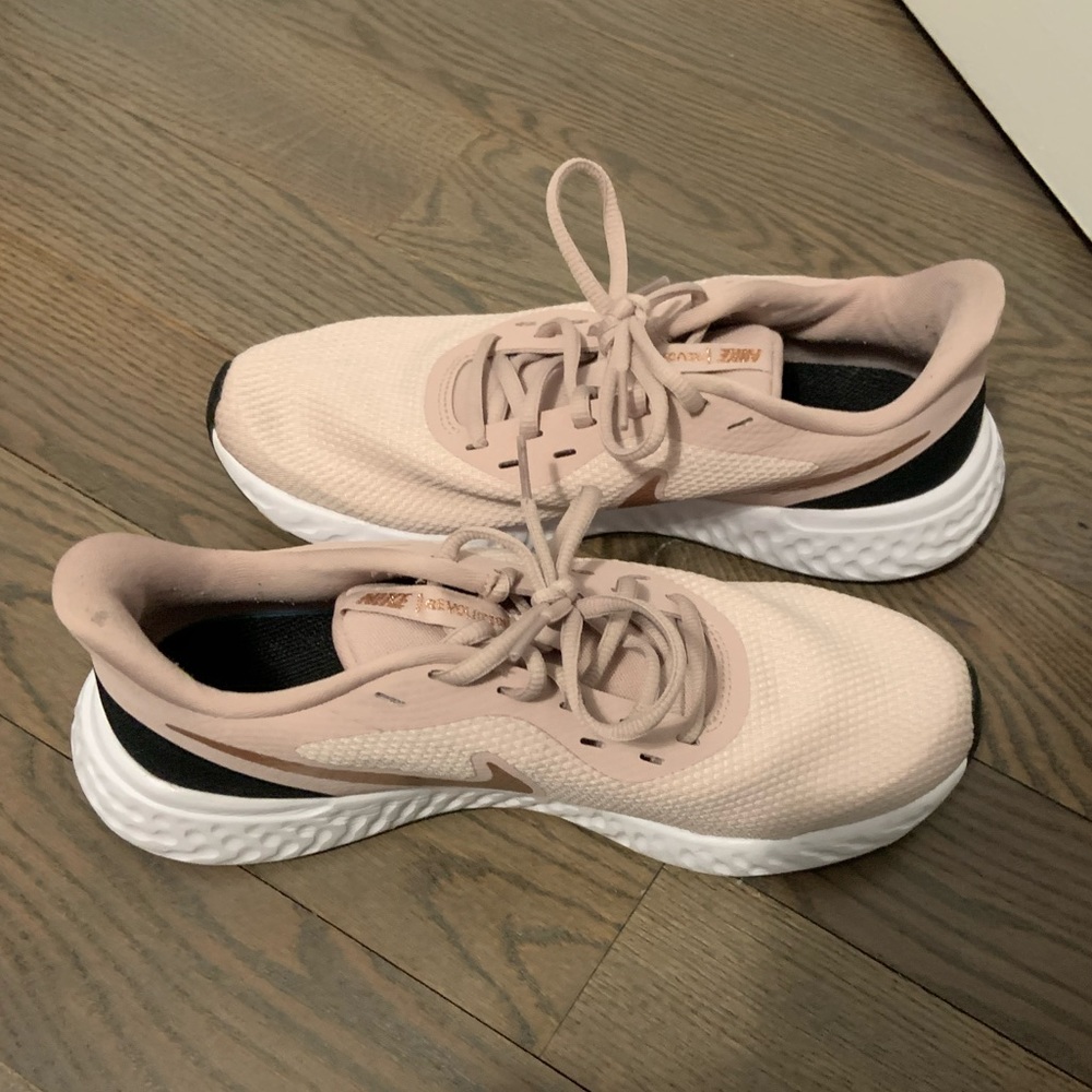 brand new nike revolution sneakers worn once